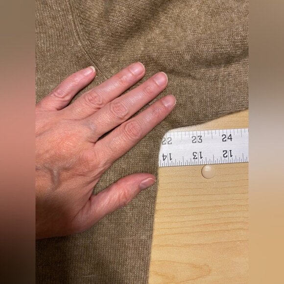 NWT CASHMERE Club Room Luxury V-Neck Sweater, Tan, Men's M - Picture 6 of 7